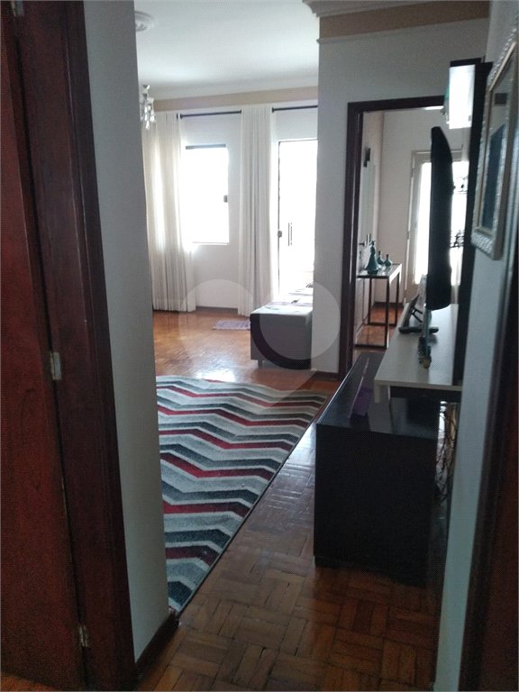 Casa Térrea com 3 dormitórios.