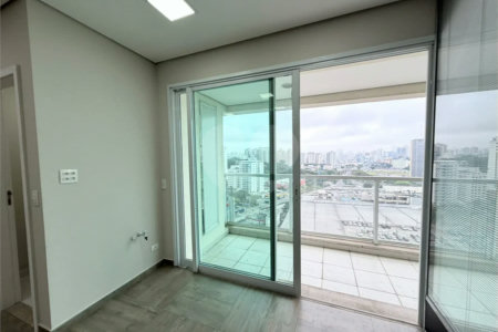 Sala para locação Domo Business 101 m - 2 vagas - Sala com divisórias, ar condicionado e banheiro.