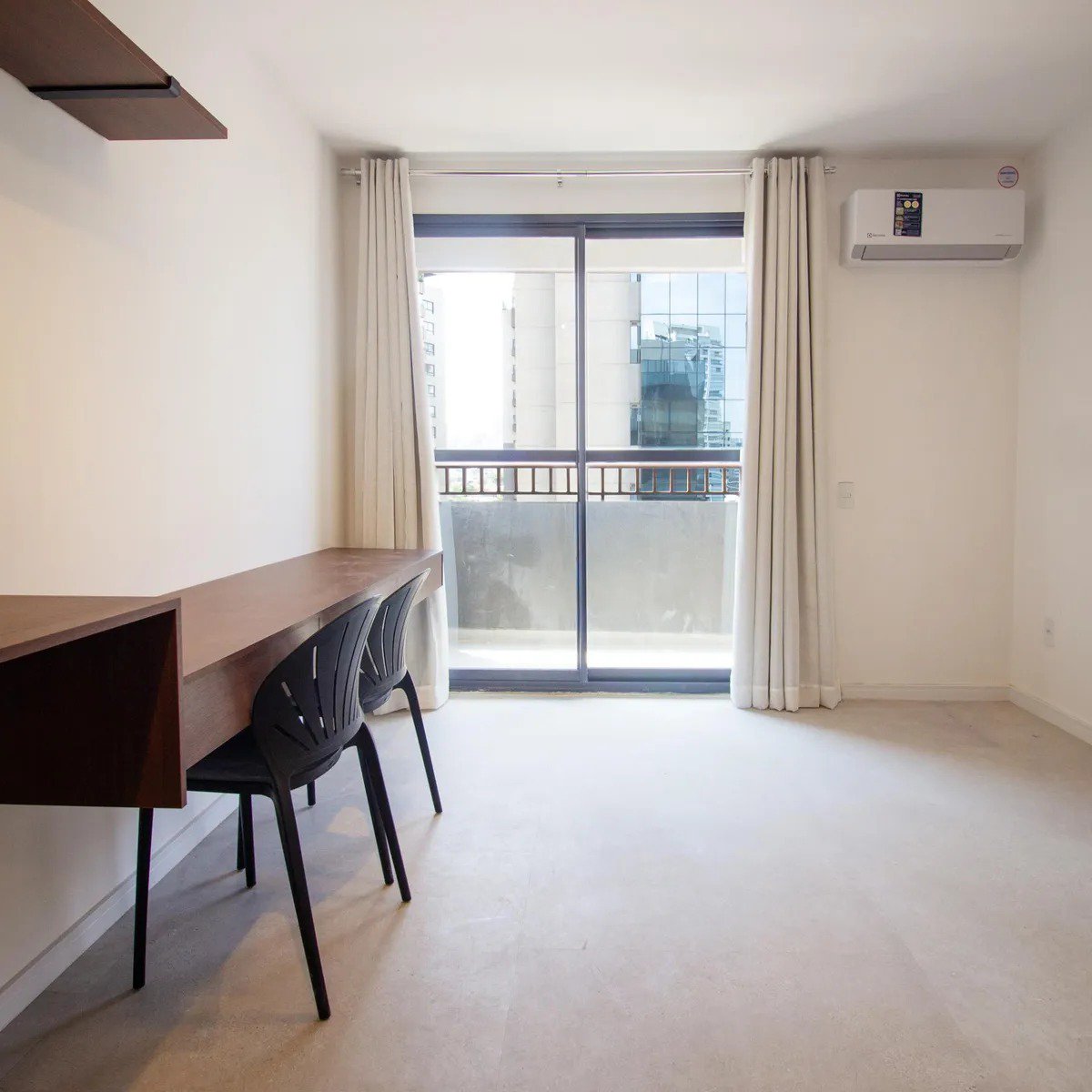 Studio de 26m² para alugar com 1 quarto mobiliado em Pinheiros próximo ao Metrô Faria Lima