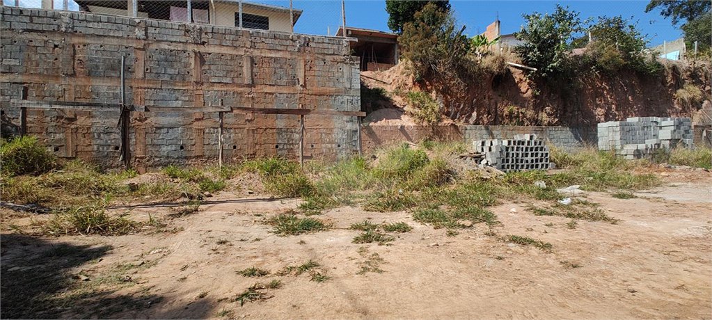 Terreno em Atibaia com 681 metros, pronto para construir, excelente localização, aceita financiamento