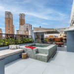 Cobertura com piscina e espaço gourmet privado 4 suítes 4 vagas Vila Uberabinha