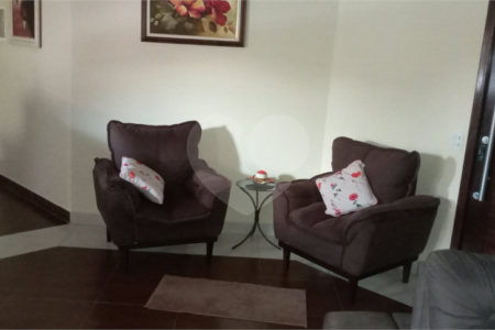 Chácara à venda com 3 quartos, sendo 2 suítes,  em Monterrey, Louveira, SP