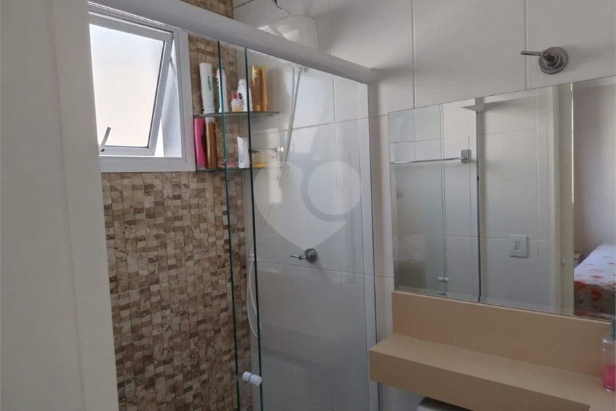 Vende-se Sobrado com 2 Suítes em Condomínio Fechado – Vila Ré