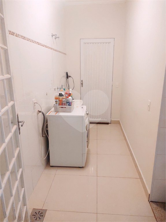 Casa térrea com 2 dormitórios.