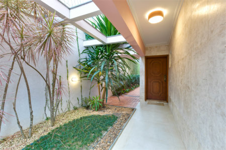 Casa à venda com 4 quartos, sendo 2 suítes,  em Alto da Boa Vista, São Paulo, SP