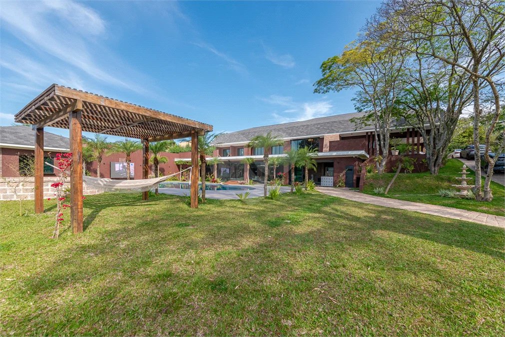 Casa à venda com 4 suítes no condomínio Vale da Santa Fé, Vinhedo - SP