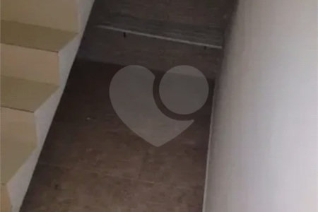 Sobrado à venda em Santo André , com 179m² , 2 dormitórios , sendo 1 suíte e 5 vagas.