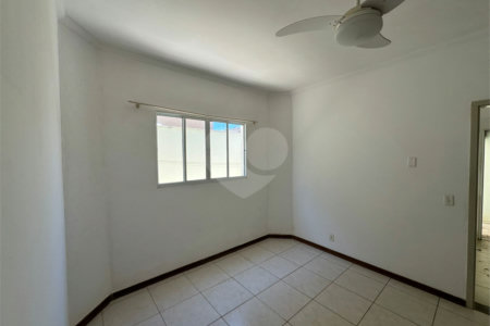 Casa á venda, com 3 dormitórios, no bairro Planalto paraíso em São Carlos.