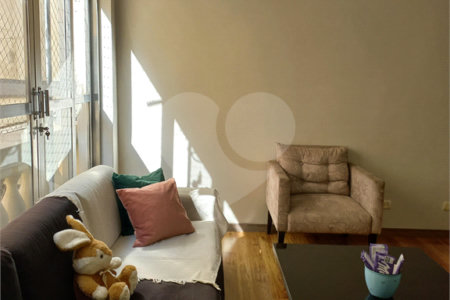 Apartamento com 88m², 3 dormitórios e 2 suítes próximo ao Parque do Ibirapuera e Metrô Ana Rosa.