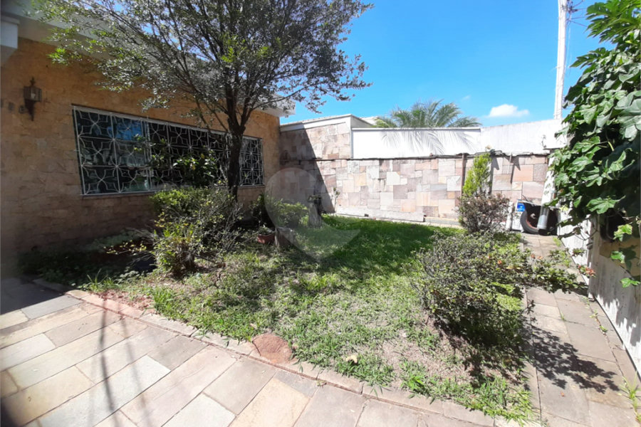 Casa terrea para venda no bairro Palmas do Tremembe.
