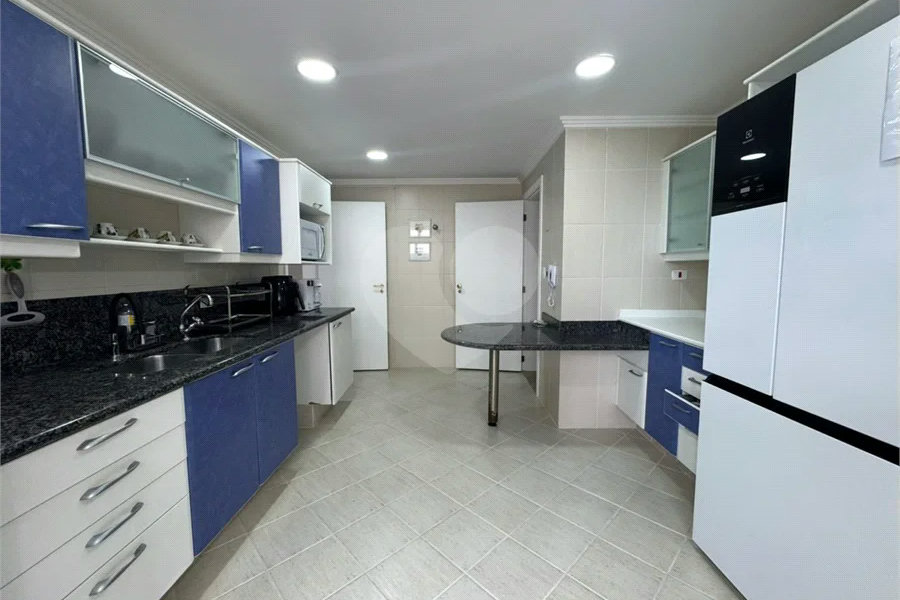 Apartamento à venda com 5 quartos, sendo 4 suítes,  em Riviera de São Lourenço, Bertioga, SP