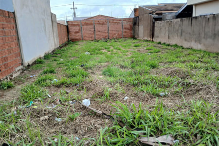 Terreno á venda no Jardim Embaré