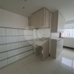 SALA COMERCIAL DE 90 M² COM 12 BAIAS, SALA DE REUNIÃO, AR-CONDICIONADO CENTRAL E 2 VAGAS!