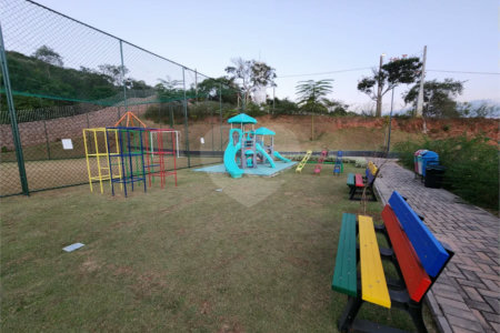 Terreno com 1.500 m2 no Condomínio Residencial Jardim Primavera Louveira SP