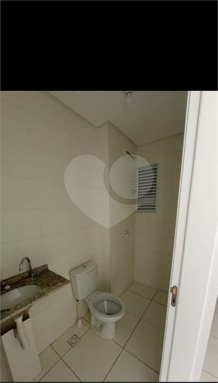 Apartamento no Condomínio Flor de Liz.