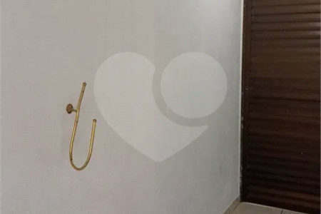 Casa com 180m², 3 dormitórios, 1 vaga, à venda na Vila Scarpelli em Santo André.