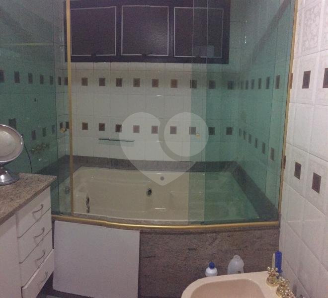 Oportunidade - Apto. 4 Suites / 4 Vagas de garagem
