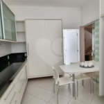 Lindo sobrado com 4 suites e piscina à venda, 365m², por R$ 2.450.000,00 no condomínio Villa Suiça, em Indaiatuba/SP.