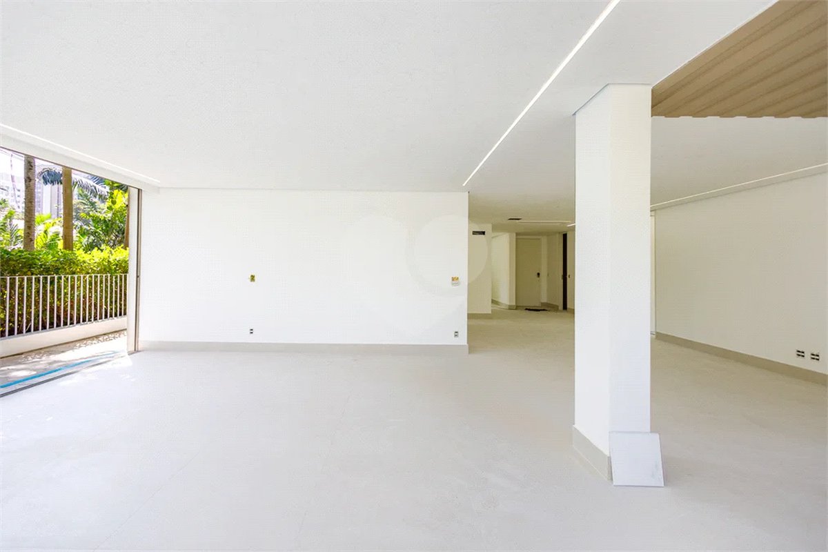 Casa em condomínio fechado no Jardim Europa ao lado do Iguatemi | 3 suítes | 4 vagas