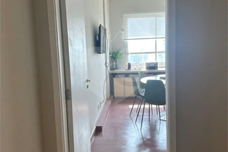 Sala comercial para venda ou locação na Avenida Paulista. 68m2