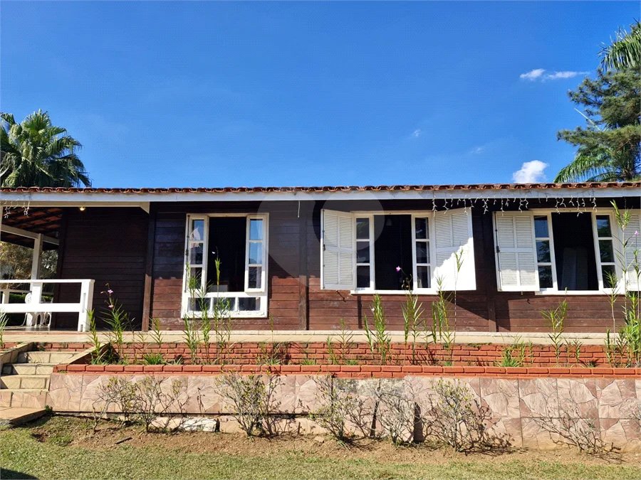 EXCELENTE RESIDÊNCIA À VENDA NO CONDOMÍNIO COLINAS VERDES – ARUJÁ/SP