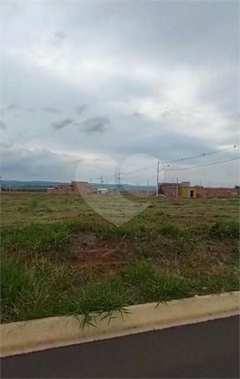 Terreno de 274,68 m² no Residencial Villeneuve