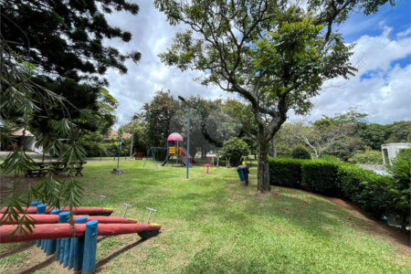 Terreno em condomínio fechado com 512 metros