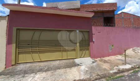 Sobrado à venda com 3 quartos em Jardim Medeiros, São Carlos, SP