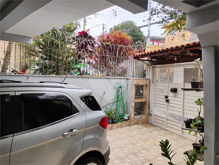 Vende-se casa na Vila Santa Catarina - Excelente oportunidade para investimento e geração de renda