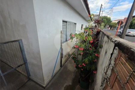 Casa térrea, 2 dormitórios com salão comercial Jd. Nova São Carlos