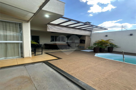 Casa térrea 2 quartos 1 suíte e piscina. Jardim Embaré
