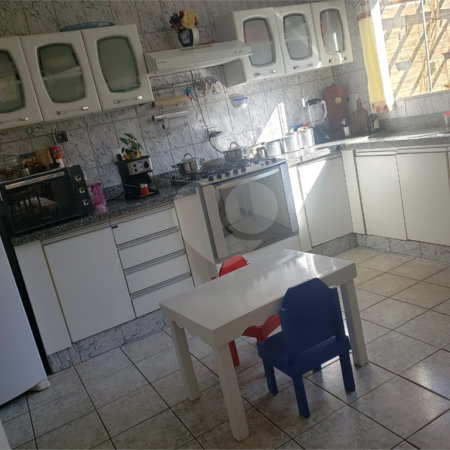 Casa térrea em Araraquara/SP, na Vila Xavier.
