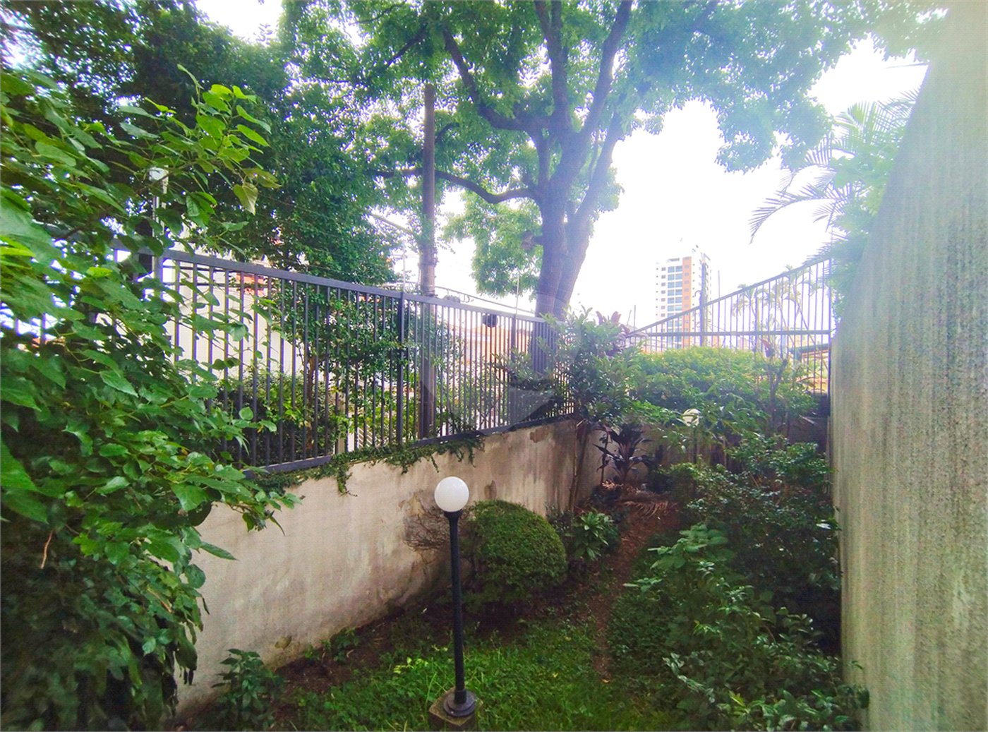 Apartamento - Próximo do metro Saúde - 2 quartos - 1 suíte - varanda - 2 vagas