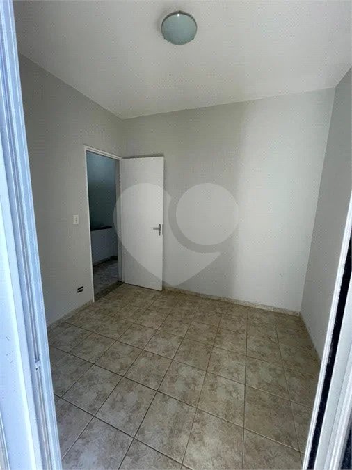 Sobrado com 4 dormitórios, 2 suítes, closet, varandas, escritório, jardim de inverno, espaço gourmet com churrasqueira e fogão a lenha e 3 vagas.