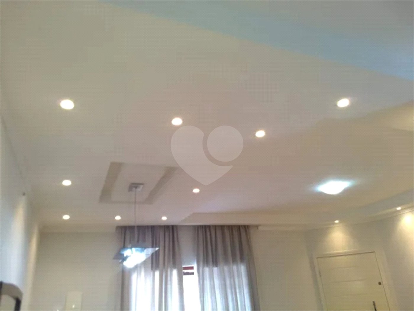 CASA A VENDA NO VILA BRANCA COM 3 DORMITORIOS, 2 BANHEIROS, 2 VAGAS, 175M², JACAREÍ/SP.