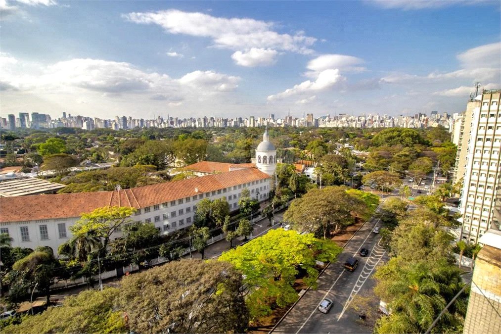 Cobertura Itaim 260 m2 , 3 suítes e 2 vagas de garagem