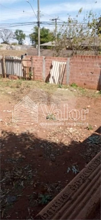Terreno com 211,60 m² de área total.