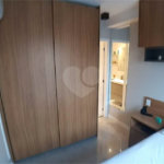 Apartamento com varanda e vaga de garagem à venda no Brás, a 5 minutos do Metrô
