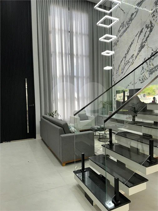 Condomínio London Park – Indaiatuba/SP - Uma casa simplesmente encantadora, em uma das posições mais desejadas do Condomínio London Park, com fundo para a mata, proporcionando privacidade, tranquilidade e uma conexão incrível com a natureza. Terreno: 318,12 m² - Área construída: 265,09 m²