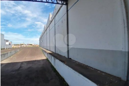 Galpão Comercial .