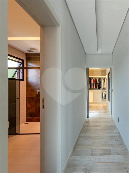Casa à venda com 4 suítes no condomínio Vale da Santa Fé, Vinhedo - SP