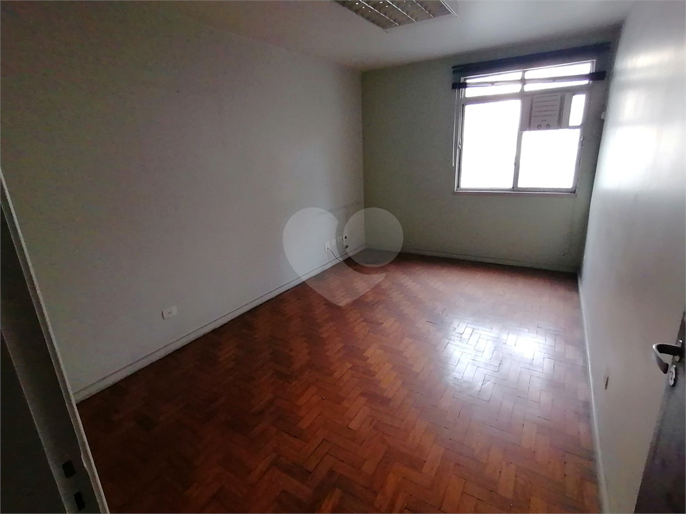 Sala comercial para venda ou locação na Bela Vista