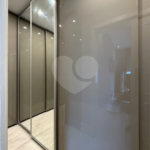 Casa de alto padrão em condomínio exclusivo com 4 suítes