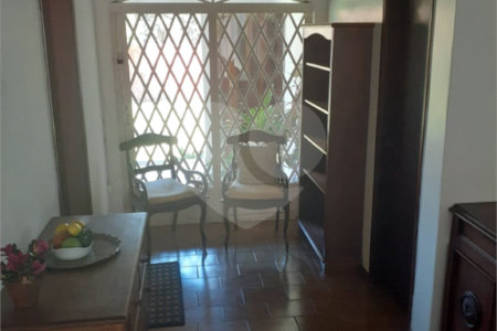 Casa Térrea com 3 quartos sendo 1 suíte. 1.400m² A/T. Jardim Floresta, Atibaia, SP