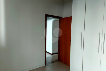 Casa charmosa e elegante localizada no deslumbrante Condomínio Villagio Capriccio Louveira SP