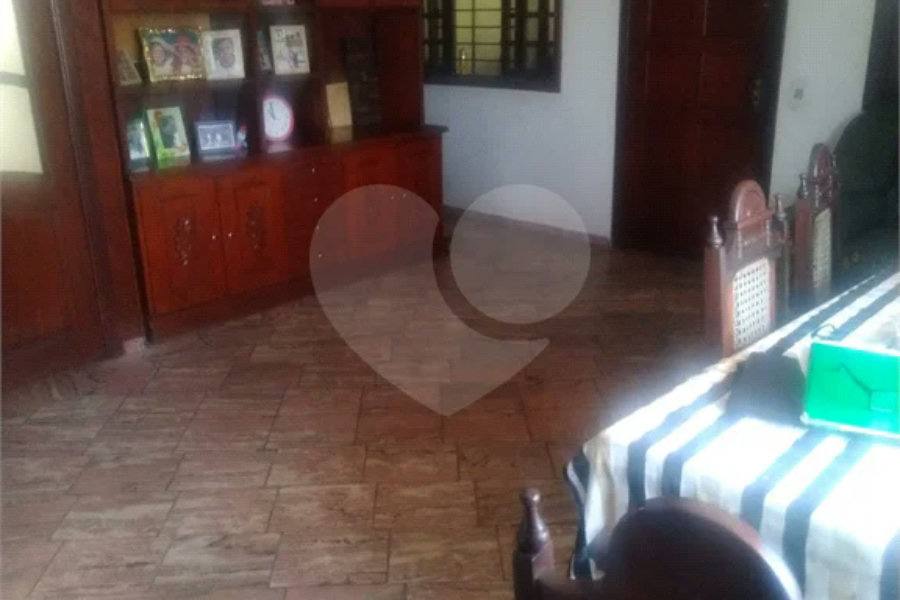Sobrado à venda com 4 quartos, sendo 2 suítes, em Butantã, São Paulo, SP