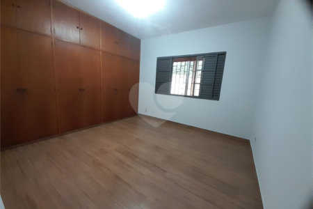 Casa de Alto Padrão à Venda e Locação no Parque Santa Mônica - São Carlos
