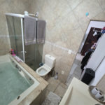 Casa térrea à venda no Douradinho com 2 quartos e edícula com mais dois quartos e 2 banheiros.