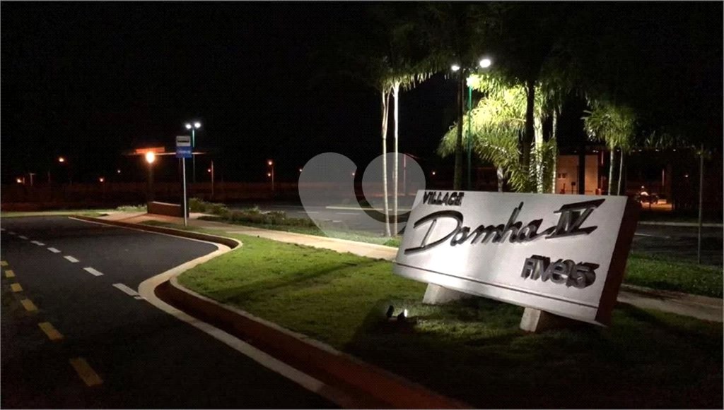 Lote no Condomínio Village Damha IV