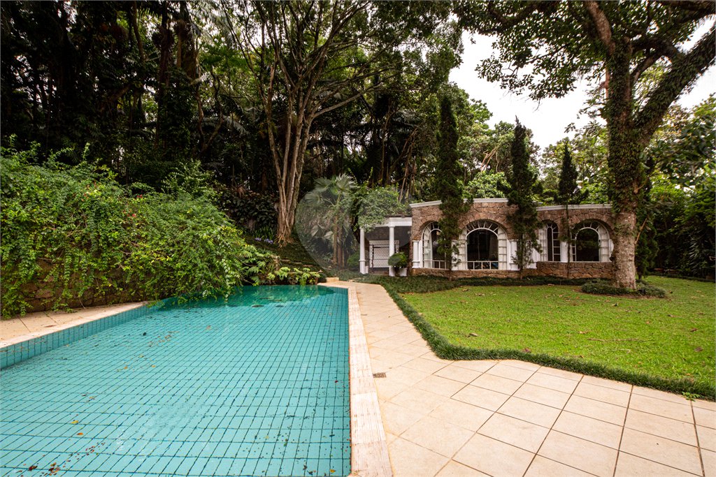 Casa à venda com 4 suítes no condomínio Chácara Flora, São Paulo - SP